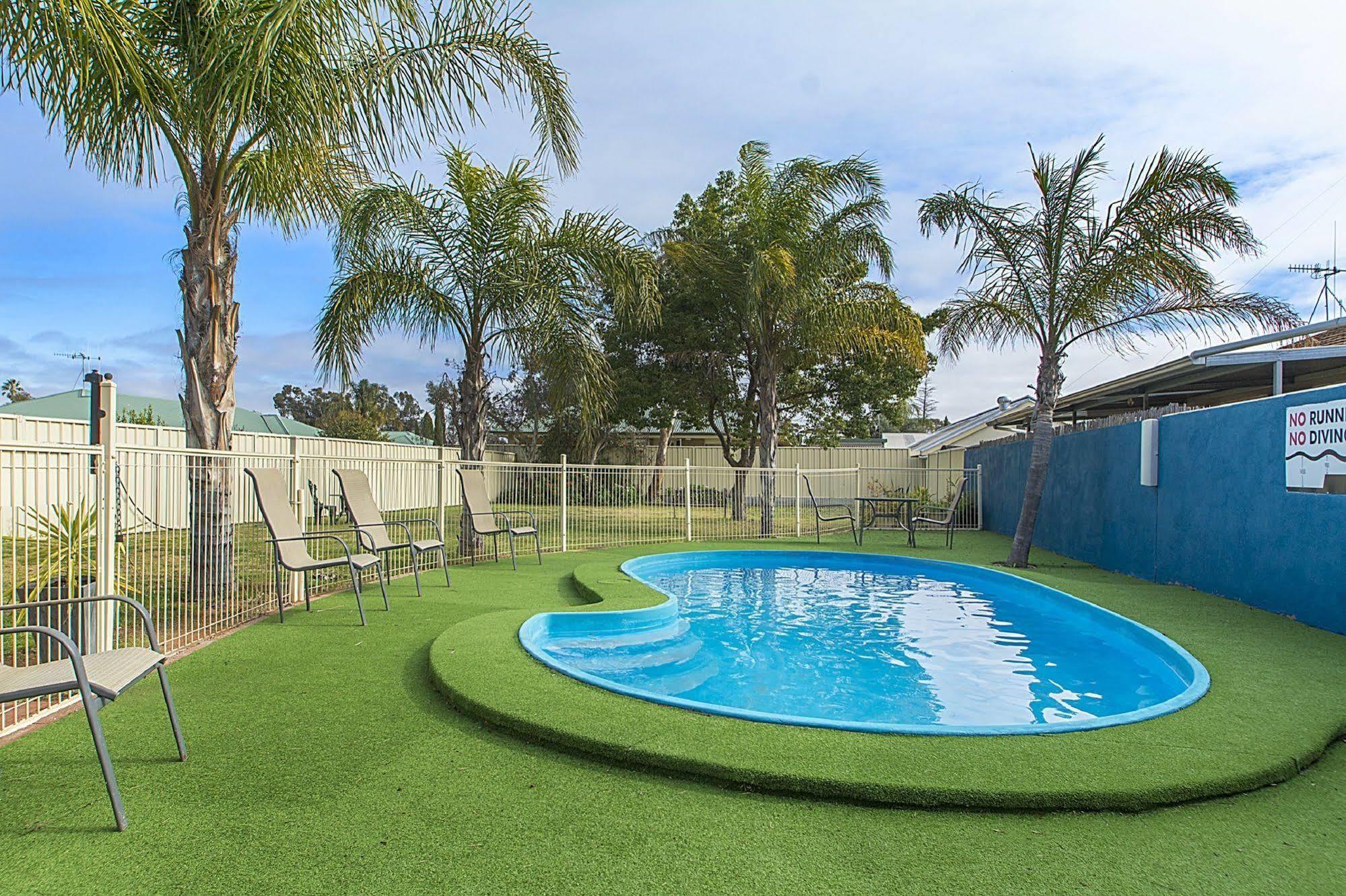 Citrus Valley Motel Renmark Bagian luar foto